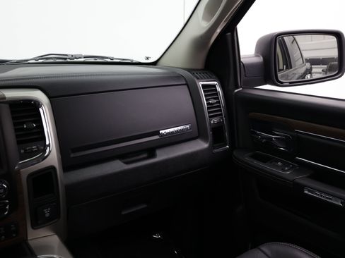 Used 2017 RAM 1500 Laramie w/ Convenience Group AWD/4WD image 39