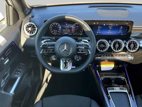 Used 2025 Mercedes-Benz GLB 35 AMG 4MATIC image 10