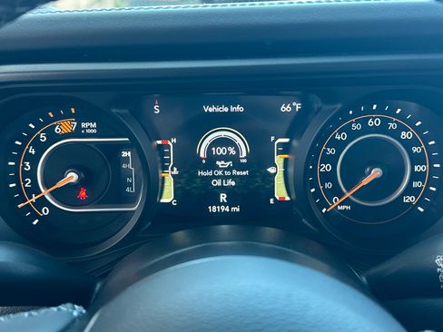 Used 2026 Jeep Wrangler Unlimited Rubicon AWD/4WD image 21