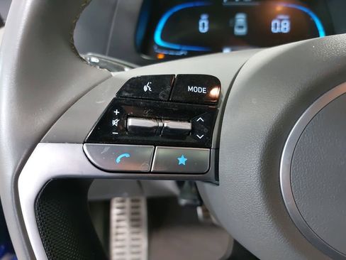 Used 2025 Hyundai Elantra Sport FWD image 16