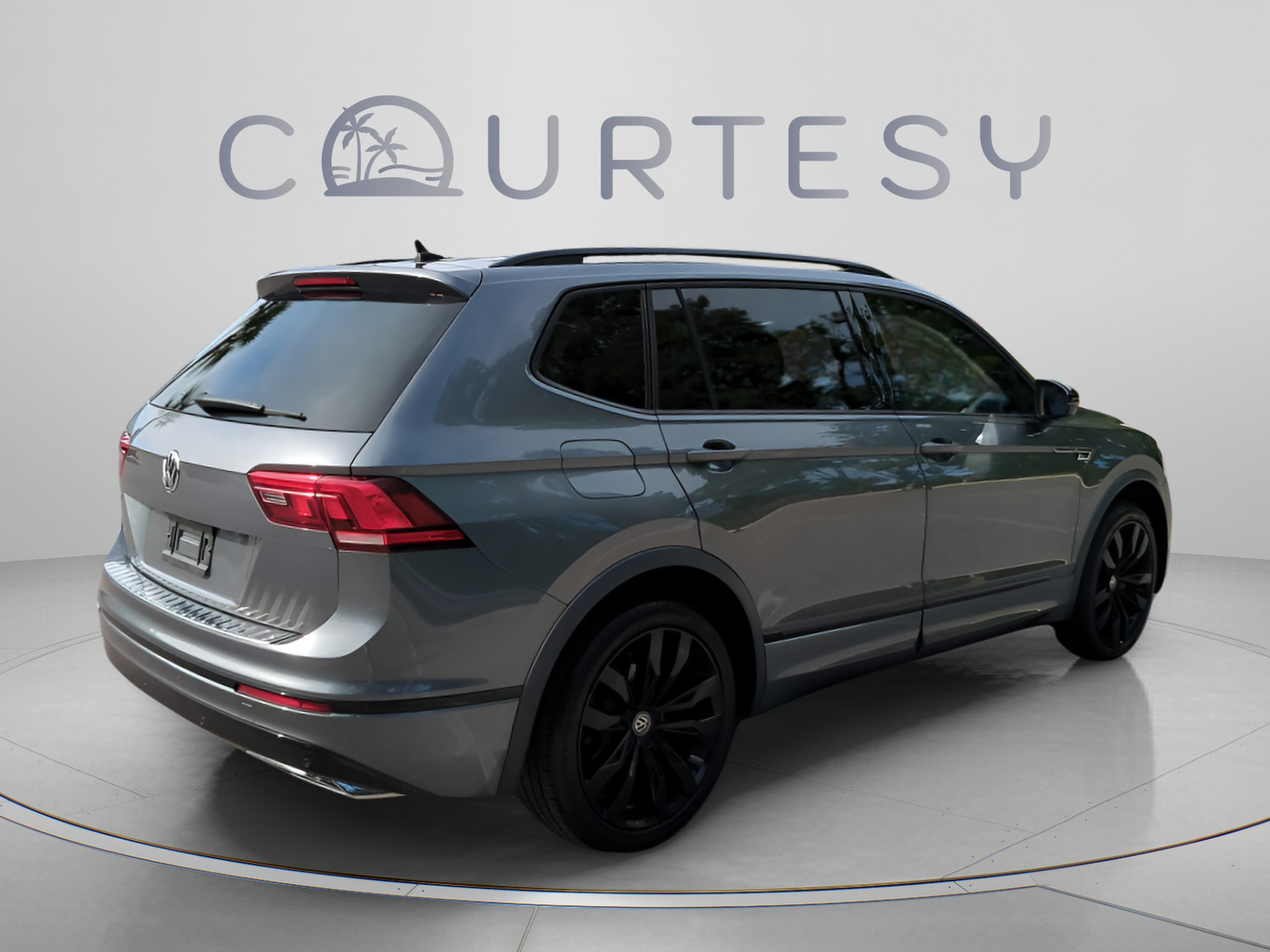 Used 2020 Volkswagen Tiguan SE R-Line FWD image 7