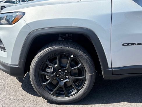 New 2026 Jeep Compass Latitude AWD/4WD image 25
