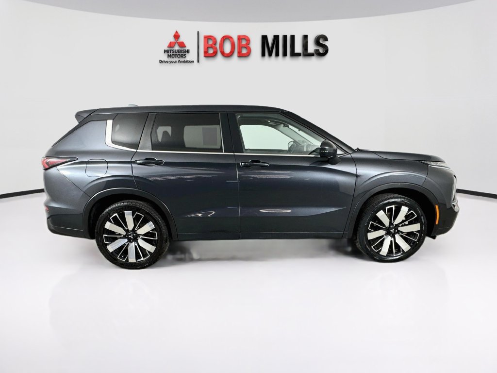 Used 2025 Mitsubishi Outlander SE FWD image 8