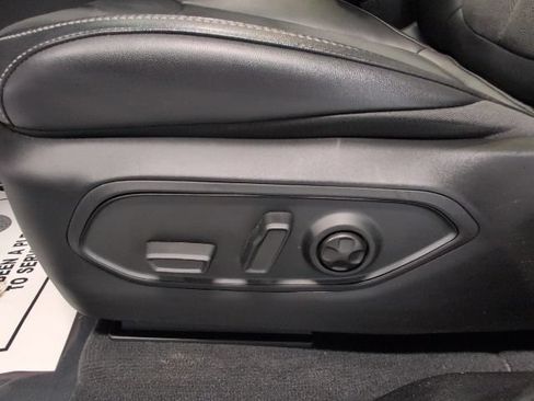 Used 2025 Jeep Grand Cherokee Altitude AWD/4WD image 13