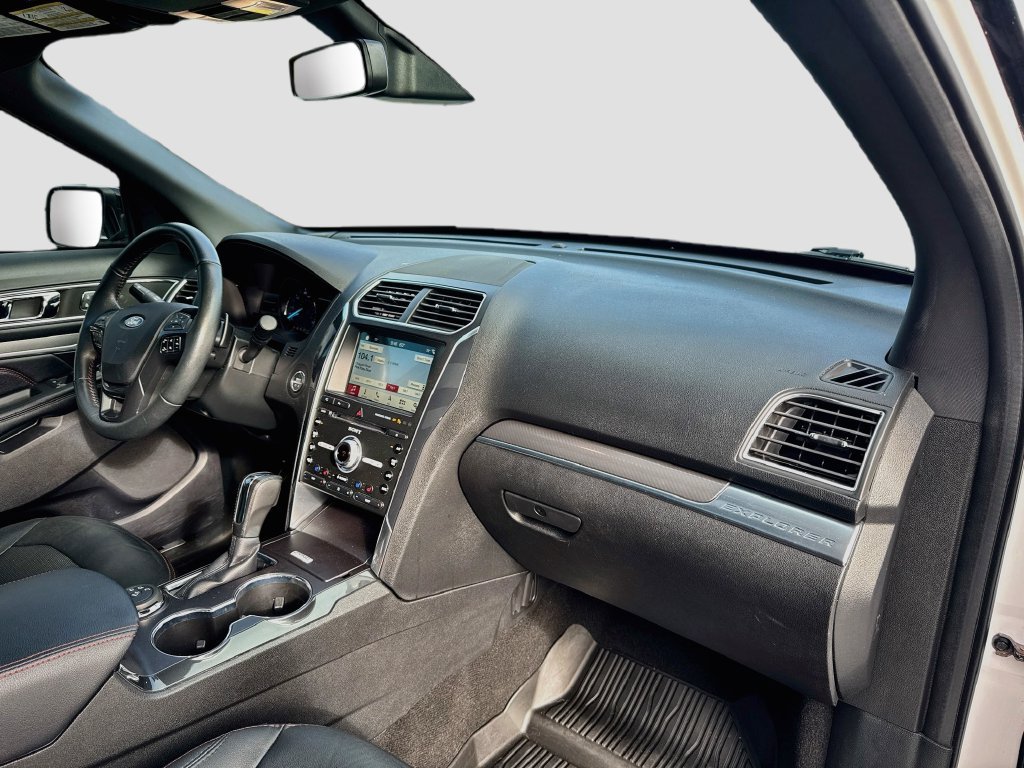 Used 2018 Ford Explorer Sport w/ Equipment Group 401A AWD/4WD image 32