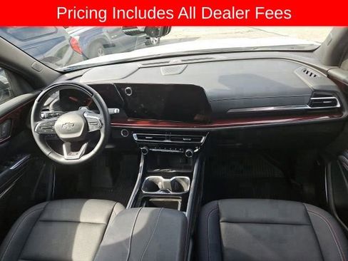 Used 2025 Chevrolet Traverse Z71 w/ Enhanced Driving Package AWD/4WD image 6
