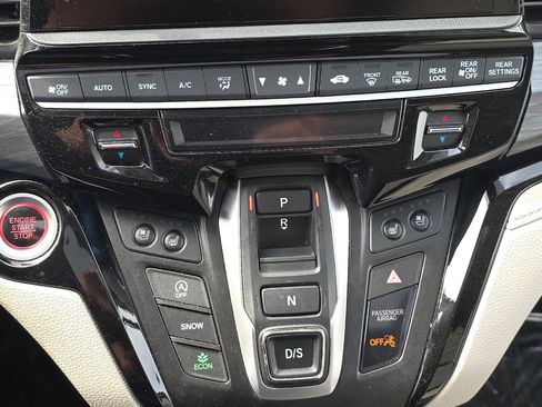 Used 2025 Honda Odyssey Elite image 23