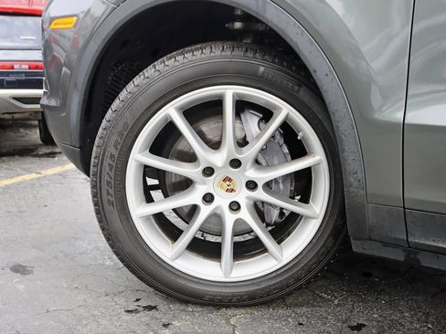 Used 2019 Porsche Cayenne AWD/4WD image 15