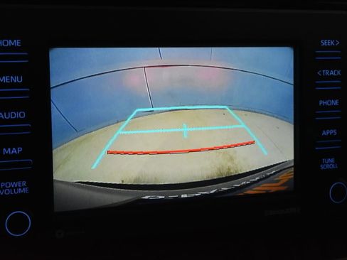 Used 2022 Toyota RAV4 LE AWD/4WD image 11