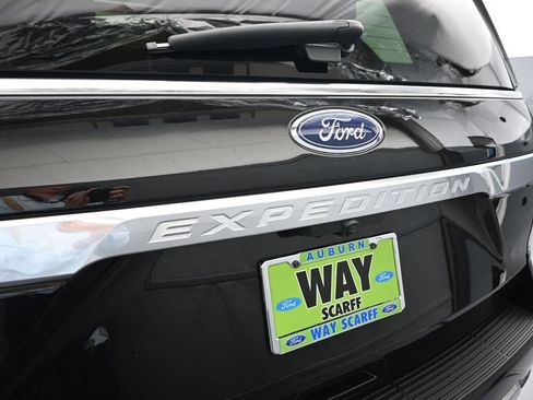 Used 2020 Ford Expedition Platinum AWD/4WD image 2