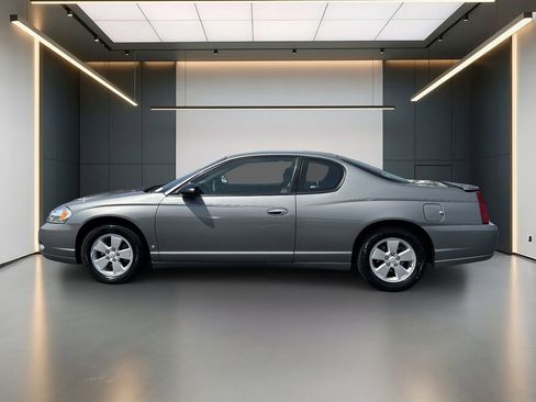 Used 2006 Chevrolet Monte Carlo LT w/ Preferred Equipment Group image 2
