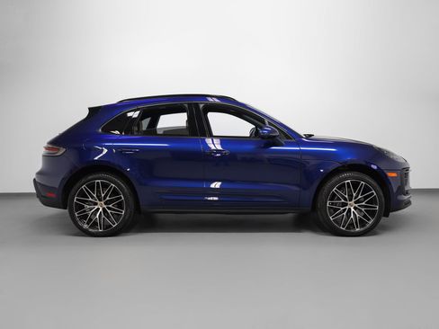 Certified 2024 Porsche Macan AWD/4WD image 11