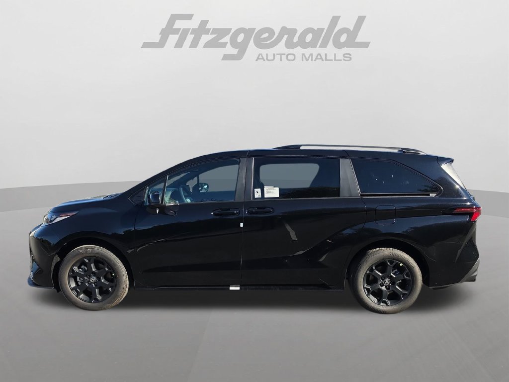Used 2026 Toyota Sienna XLE Woodland Edition AWD/4WD image 6