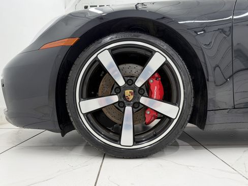 Certified 2022 Porsche 911 Targa 4S image 17