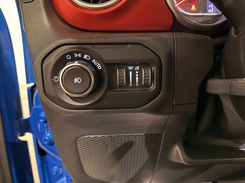 Used 2021 Jeep Wrangler Unlimited Rubicon AWD/4WD image 14