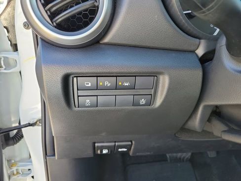 Used 2025 Nissan Versa S w/ Trunk Package image 13