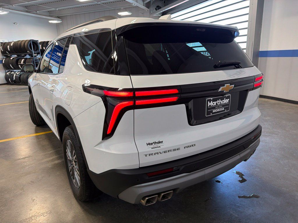 Used 2026 Chevrolet Traverse LT w/ Driver Confidence Package AWD/4WD image 7