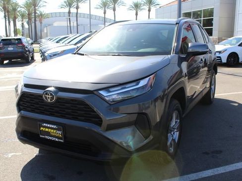 Certified 2022 Toyota RAV4 XLE FWD image 4