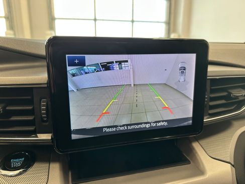 Used 2022 Ford Explorer XLT w/ Equipment Group 202A image 22