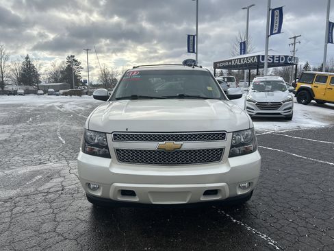 Used 2013 Chevrolet Avalanche LTZ image 8