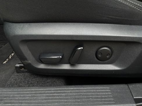Used 2025 Nissan Rogue SV AWD/4WD image 11
