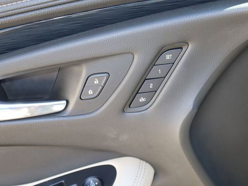Used 2017 Buick Envision Essence FWD image 20