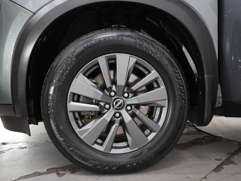 Used 2023 Nissan Pathfinder SV AWD/4WD image 32