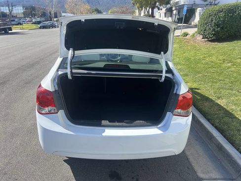 Used 2016 Chevrolet Cruze LT w/ Technology Package image 3