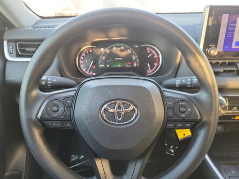 Used 2023 Toyota RAV4 LE image 15