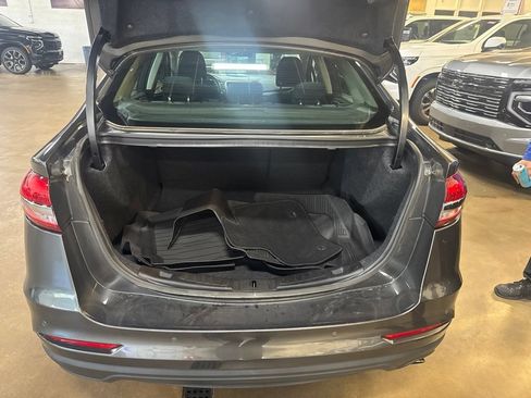 Used 2020 Ford Fusion SE FWD image 5