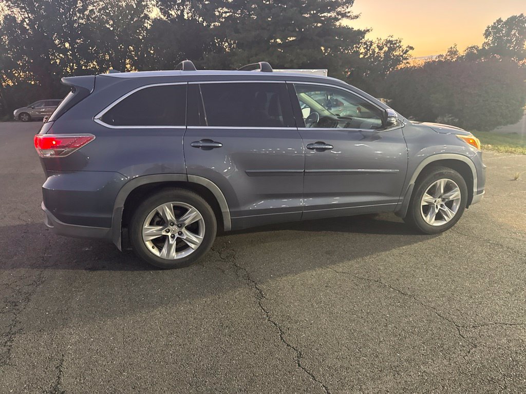 Used 2014 Toyota Highlander Limited AWD/4WD image 2