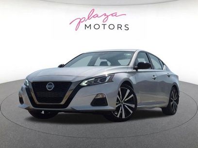 Used 2022 Nissan Altima 2.5 SR
