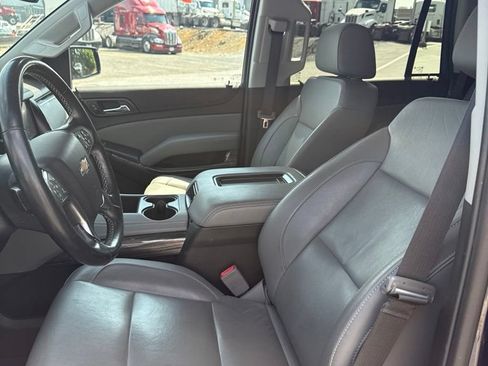 Used 2019 Chevrolet Tahoe LT w/ Luxury Package AWD/4WD image 10