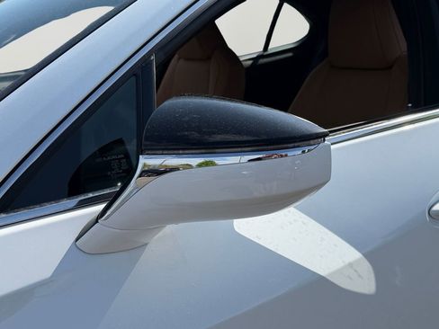 New 2026 Lexus UX 300h AWD image 24