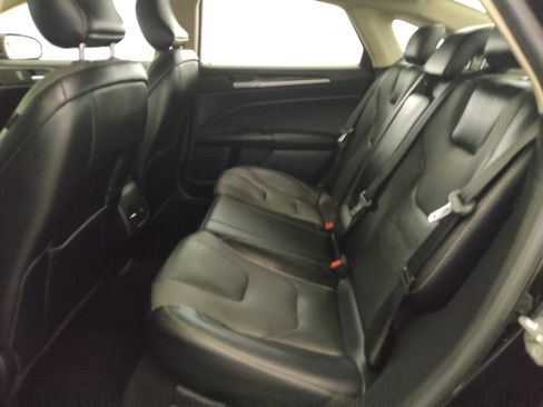 Used 2018 Ford Fusion Titanium AWD/4WD image 18