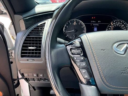 Used 2024 INFINITI QX80 Sensory AWD/4WD image 24