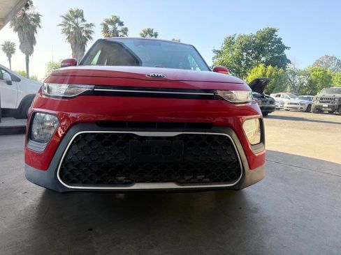 Used 2020 Kia Soul S image 3