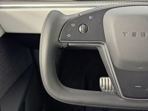 Used 2022 Tesla Model X Plaid image 19