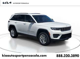 Used 2025 Jeep Grand Cherokee Laredo X w/ Luxury Tech Group I AWD/4WD video 1