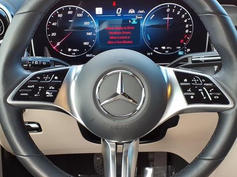 Used 2025 Mercedes-Benz GLC 350e 4MATIC image 8
