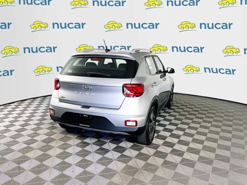 Used 2024 Hyundai Venue SEL FWD image 7