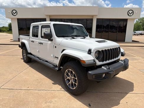 New 2026 Jeep Gladiator Sport AWD/4WD image 2