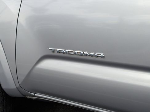 Used 2019 Toyota Tacoma SR5 image 16