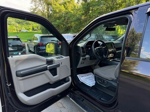 Used 2018 Ford F150 XLT w/ Equipment Group 302A Luxury AWD/4WD image 9