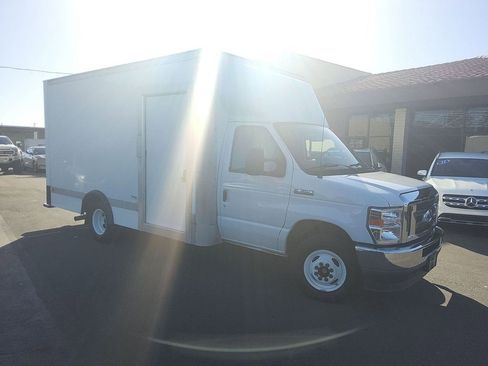 Used 2022 Ford E-350 and Econoline 350 Super Duty w/ Power Windows & Locks Group RWD image 9