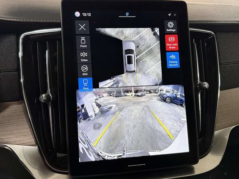 Used 2025 Volvo XC90 T8 Plus w/ Protection Package Premier AWD/4WD image 7