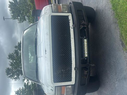 Used 2008 Ford F250 XL AWD/4WD image 3