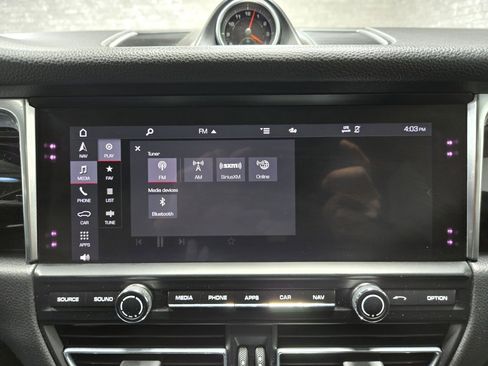 Used 2021 Porsche Macan S image 25