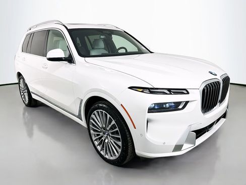 New 2026 BMW X7 xDrive40i image 3
