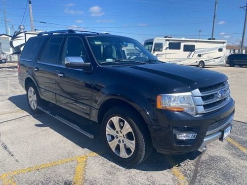 Used 2016 Ford Expedition Platinum image 3
